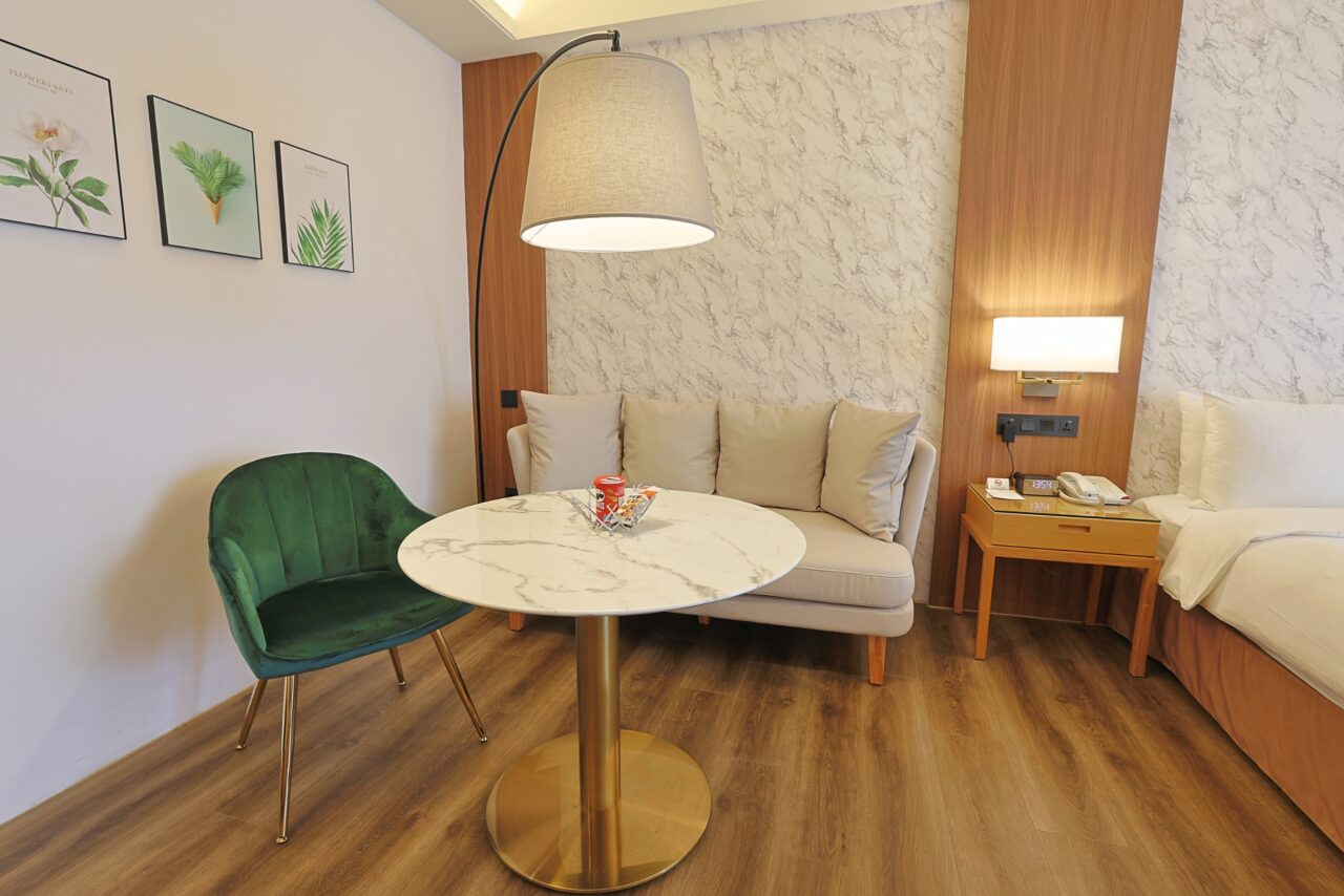 菁英客房沙發區