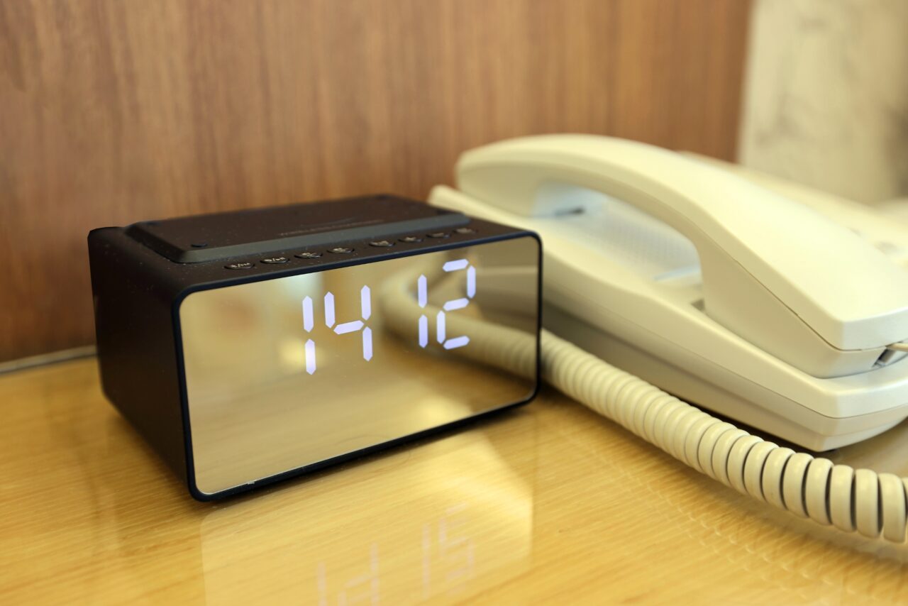 藍芽音響無線充電鬧鐘